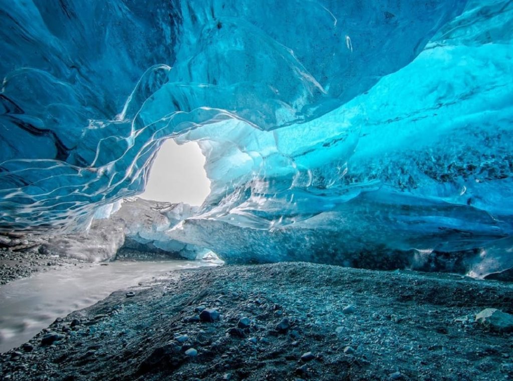 藍冰洞 Crystal Ice Cave