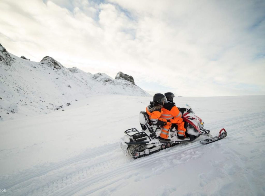 雪上摩托車 Snowmobile
