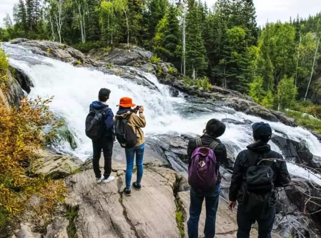 卡梅倫瀑布健行 Cameron Falls hiking 卡梅倫瀑布健行 Cameron Falls hiking